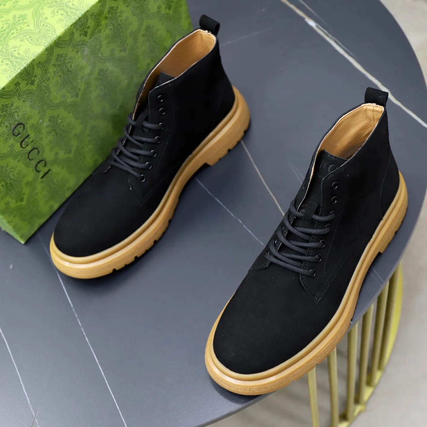 Men's shoes: 440💰Fleece lining, pigskin lining🙅‍♂️🙅‍♂️🙅‍♂️ Brand: GUCCI Standard code: 38–44 (45 can be customized) Grade: Same as the official website Material: Original cowhide fabric Comfortable pigskin + plush lining (optional) Lightweight and wear-resistant outsole Style category: Men's fashion casual shoes and boots Running Sports shoes, distinguished luxury brand elements, top luxury, color: actual picture color